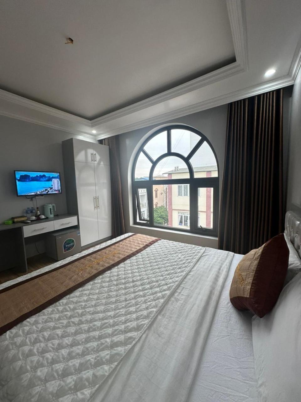 Viet Hoang Hotel Халонг Экстерьер фото